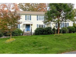 37 Edgemoor Ave, Wellesley, MA 02482-2210