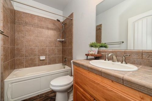 10570 Alta Sierra Dr, Grass Valley CA  95949-6840 exterior