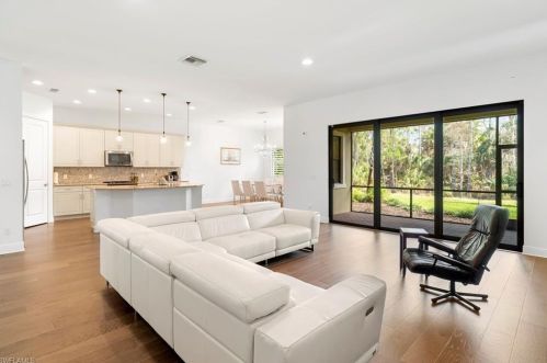 4464 Tamarind Way, Naples FL  34119-9684 exterior
