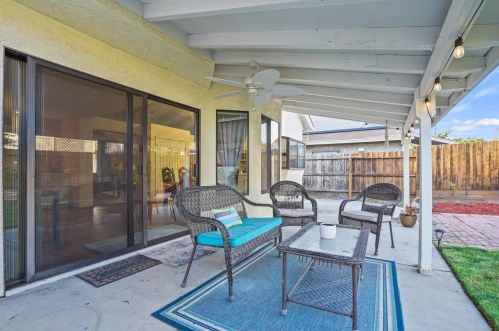 2024 Bailey Dr, Modesto CA  95355-9160 exterior