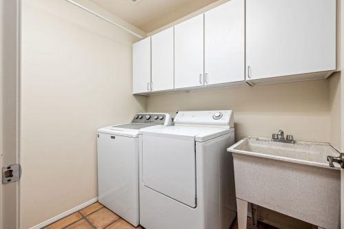 54450 Avenida Alvarado, La Quinta CA  92253-3690 exterior