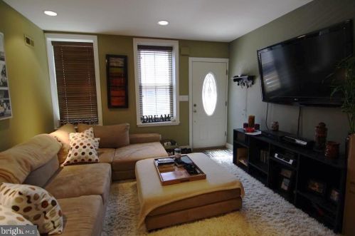 341 Dickinson St, Philadelphia PA  19147-6514 exterior