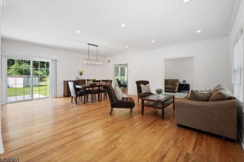 23 Alan Dr, Parsippany NJ  07054-4101 exterior