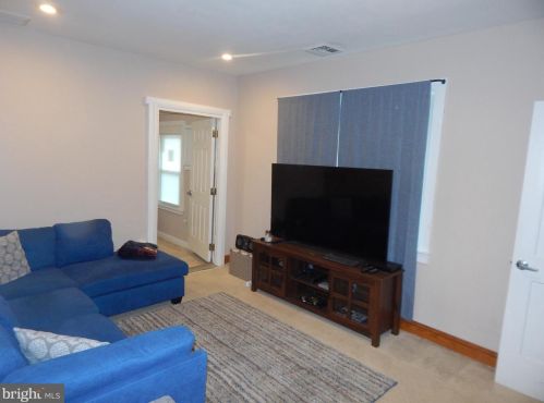 311 Delaware Ave, Lansdale PA 19446-3521 exterior