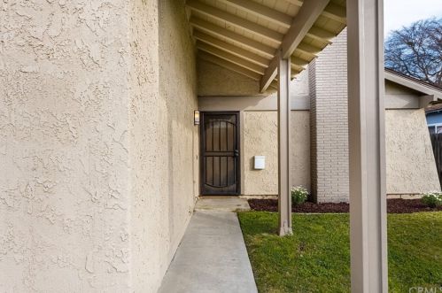 6467 Pitcairn St, Cypress, CA 90630-5657