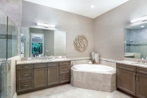 6589 Roma Way, Naples FL  34113-1720 exterior