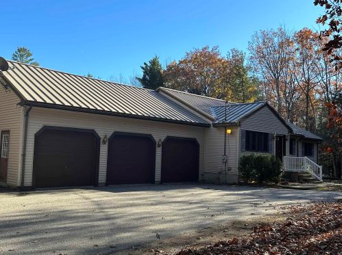 83 Old Center Rd, Deerfield, NH 03037-1335