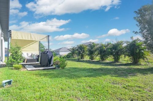 1123 4th Pl, Cape Coral FL  33990-0028 exterior