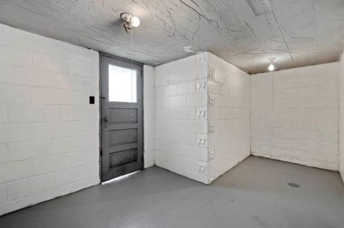 822 Shady Ave, North Charleroi PA  15022-1860 exterior