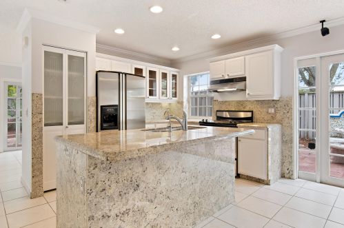 22 Governors Ct, West Palm Beach FL  33418-7159 exterior