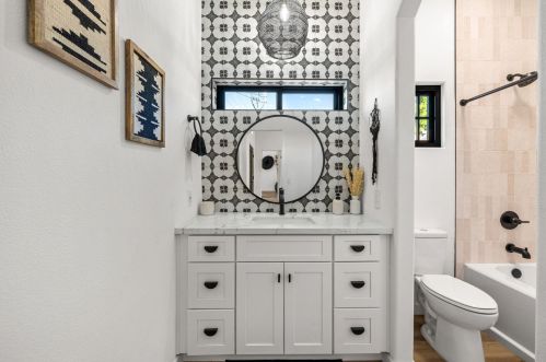 52815 Avenida Alvarado, La Quinta CA  92253-3318 exterior