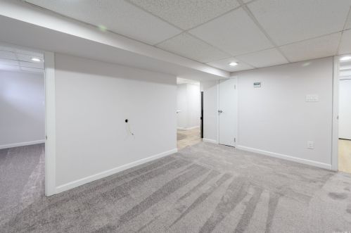 212 5 St, North Lindenhurst NY 11757-4628 exterior