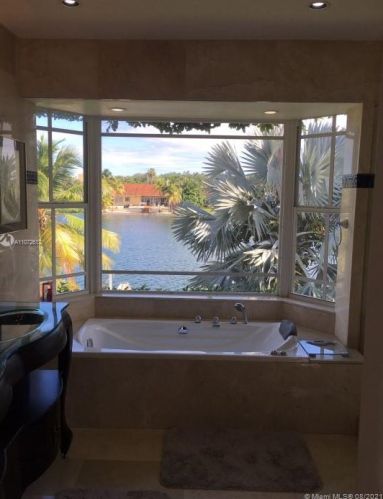 760 80th St, Hialeah FL  33014-4132 exterior