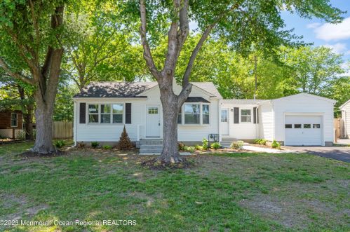 234 Lake Shore Dr, Bricktown, NJ 08723-6513