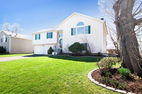 62 William St, Milford, CT 06461-3041