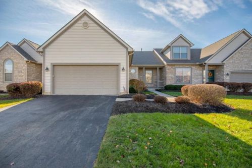 136 Pebble Creek Dr, Pataskala, OH 43062-8944