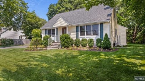 45 Herbert Ave, Closter, NJ 07624-1315