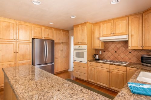 6577 Hopedale Ct, San Diego CA  92120-3211 exterior