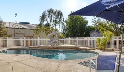 15414 Cuda Dr, Bakersfield CA  93307-9279 exterior