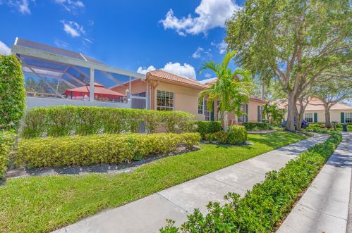 129 Monterey Pointe Dr, West Palm Beach, FL 33418-5811