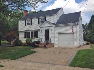 40 Austen Rd, New Haven, CT 06518-3120