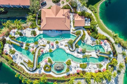 6830 Beach Resort Dr, Naples FL  34114-1510 exterior