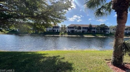 1152 Oxford Ln, Naples, FL 34105-4817