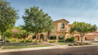 36 Vista Ave, Phoenix, AZ 85021-7282