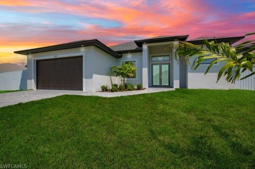 203 3rd Ave, Cape Coral, FL 33991-2024