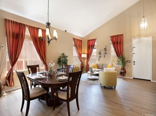 23810 Oak View Ln, Santa Clarita CA  91321-4661 exterior