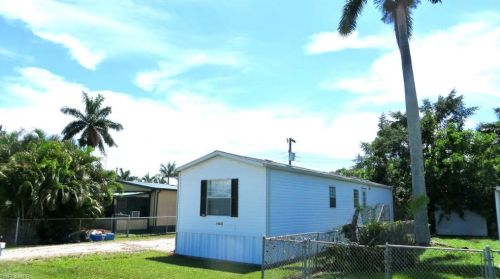 10435 Wood Smoke St, Saint James City FL  33956-3238 exterior