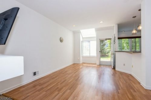 13 Birchwood Rd, Bedminster NJ  07921-1901 exterior