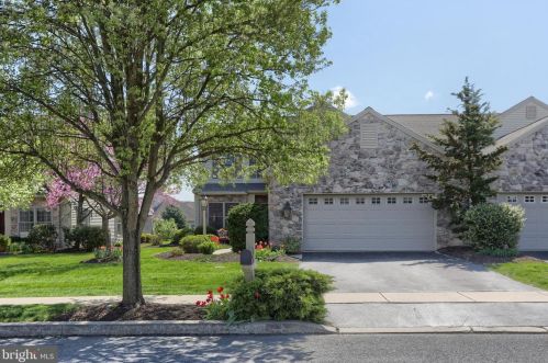 2409 Zell Ct, Hummelstown, PA 17036-6816