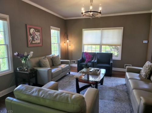 11 Fox Hill Ln, Mountain Lakes, NJ 07046-1619
