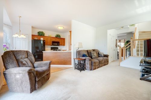 4020 Alden Dr, Pittsburgh, PA 15220-1022