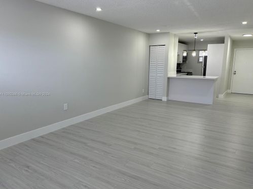 5525 41st St, Hollywood, FL 33023-6800