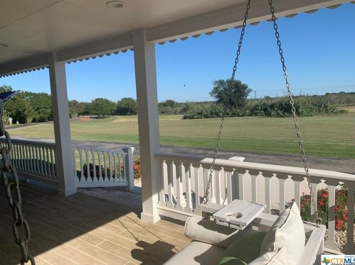 132 Tailwind Dr, Seguin TX  78155-0794 exterior