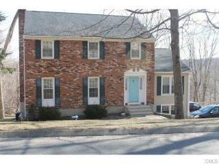 140 Hoyts Hl, Bethel, CT 06801-2704