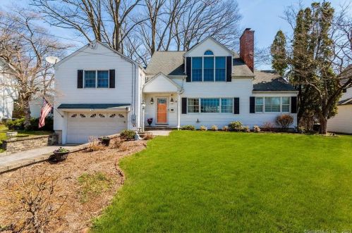 17 Watchtower Ln, Old Greenwich, CT 06870-1124