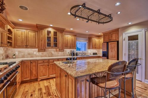 8 Silo Ln, Warwick NY  10990-2872 exterior