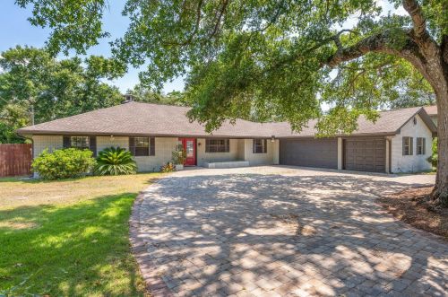 242 Country Club Rd, Shalimar, FL 32579-2216