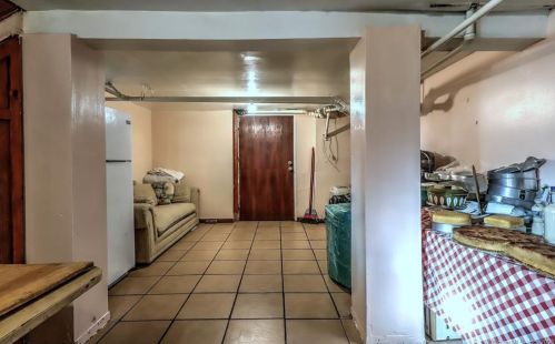 76 Savoy St, Bridgeport CT 06606-4122 exterior