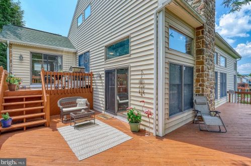 1015 Country Club Rd, Camp Hill PA  17011-1049 exterior