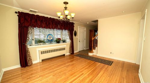 259 Nevada St, North Lindenhurst NY  11757-5204 exterior