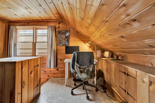 209 70, Milwaukee WI 53218-1815 exterior