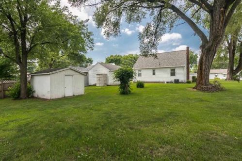 706 5th Ave, Shaffton, IA 52730-1625