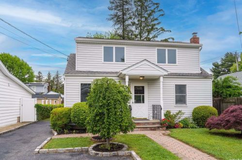 134 12th St, Huntington Station, NY 11746-2521