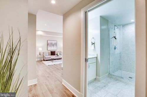 1350 Nicholson St, Washington, DC 20011-2807