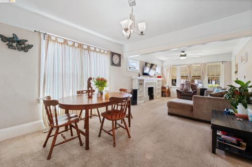 6218 Hilton St, Oakland CA  94605-1446 exterior