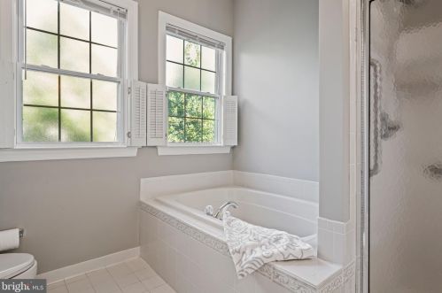 15573 Alderbrook Dr, Haymarket VA  20169-6130 exterior